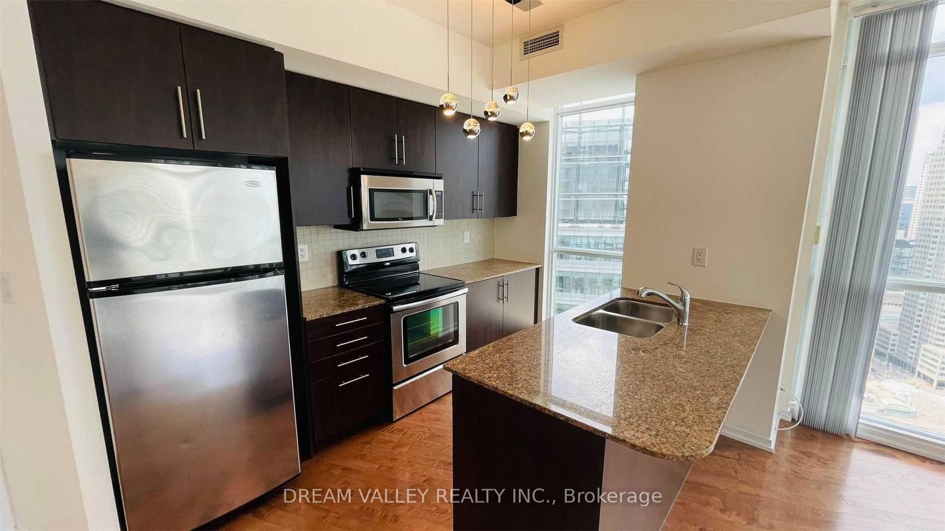 Photo 3 of Unit 3908, 65 Bremner Boulevard, Toronto, Waterfront Communities — HOMEH