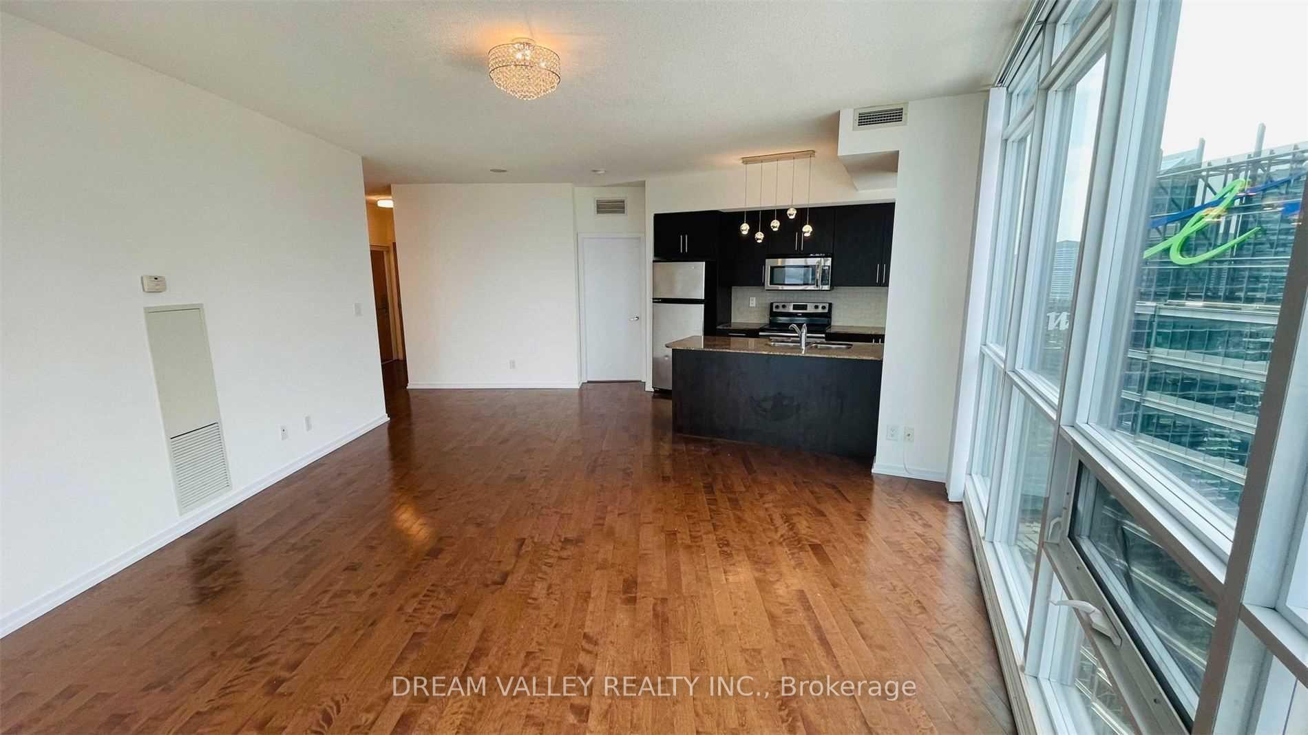 Photo 5 of Unit 3908, 65 Bremner Boulevard, Toronto, Waterfront Communities — HOMEH