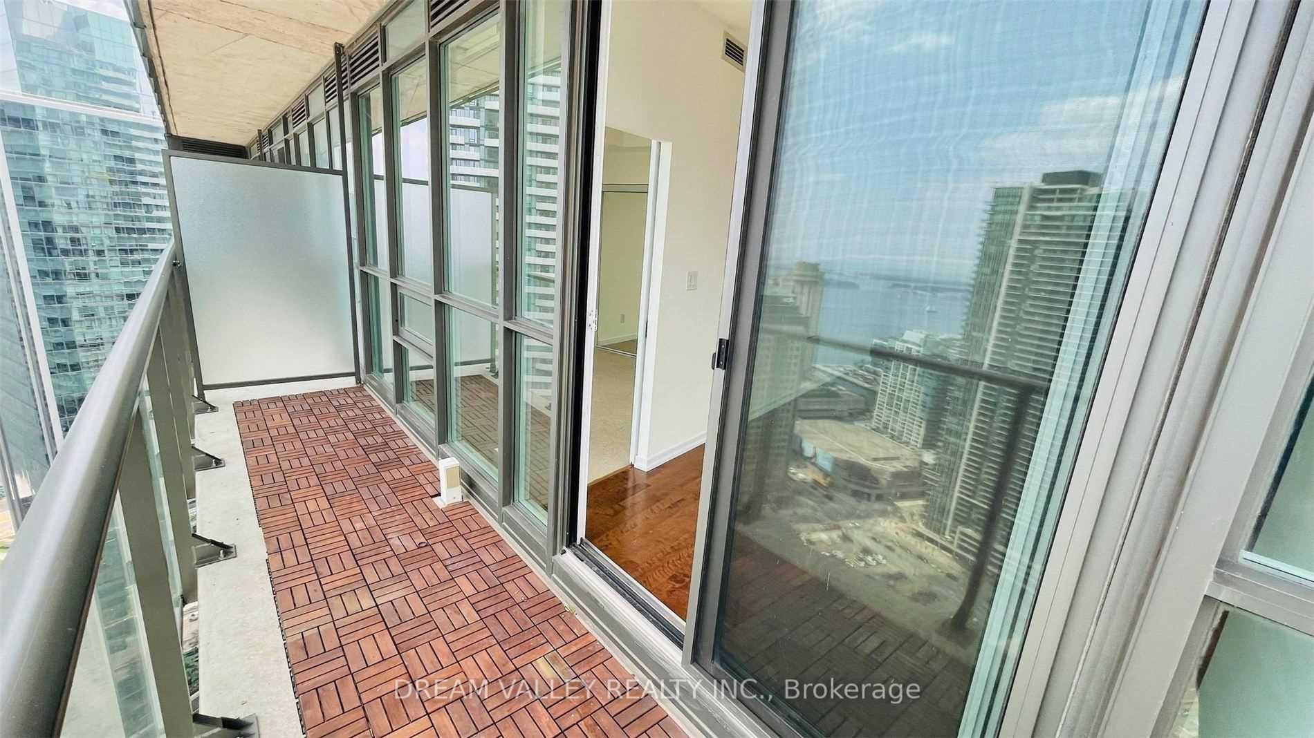 Photo 8 of Unit 3908, 65 Bremner Boulevard, Toronto, Waterfront Communities — HOMEH