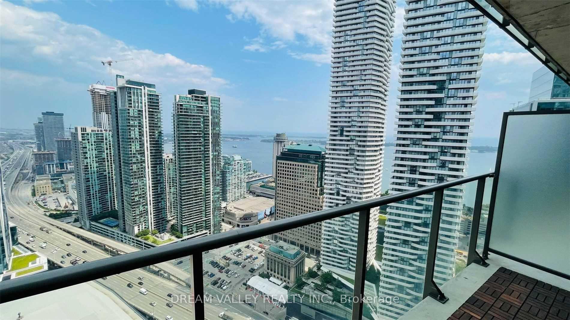 Photo 10 of Unit 3908, 65 Bremner Boulevard, Toronto, Waterfront Communities — HOMEH