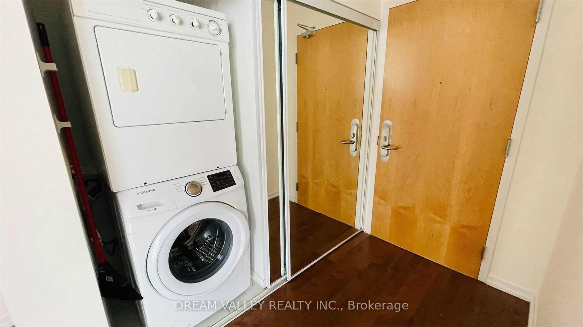 Photo 15 of Unit 3908, 65 Bremner Boulevard, Toronto, Waterfront Communities — HOMEH