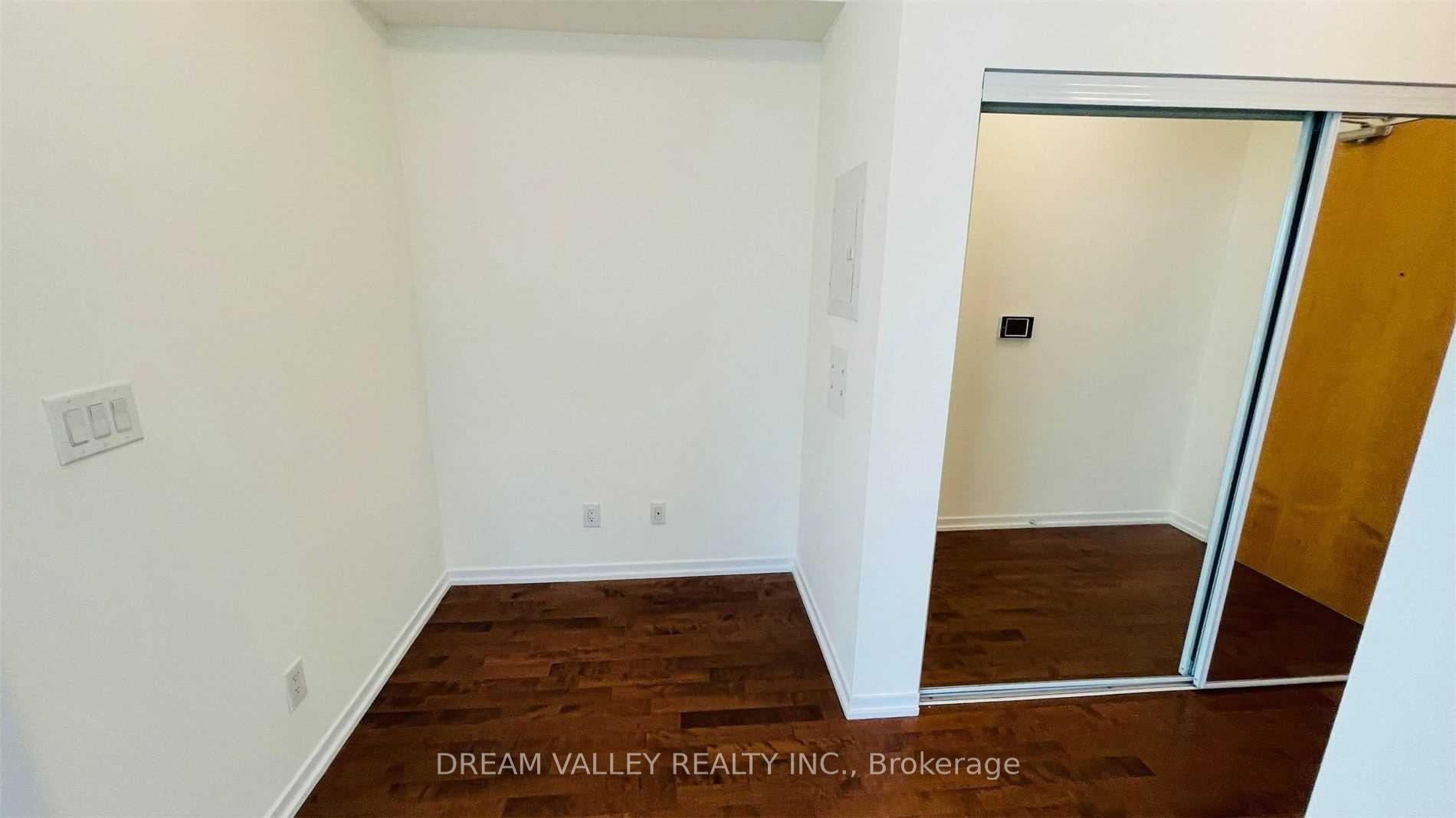 Photo 18 of Unit 3908, 65 Bremner Boulevard, Toronto, Waterfront Communities — HOMEH
