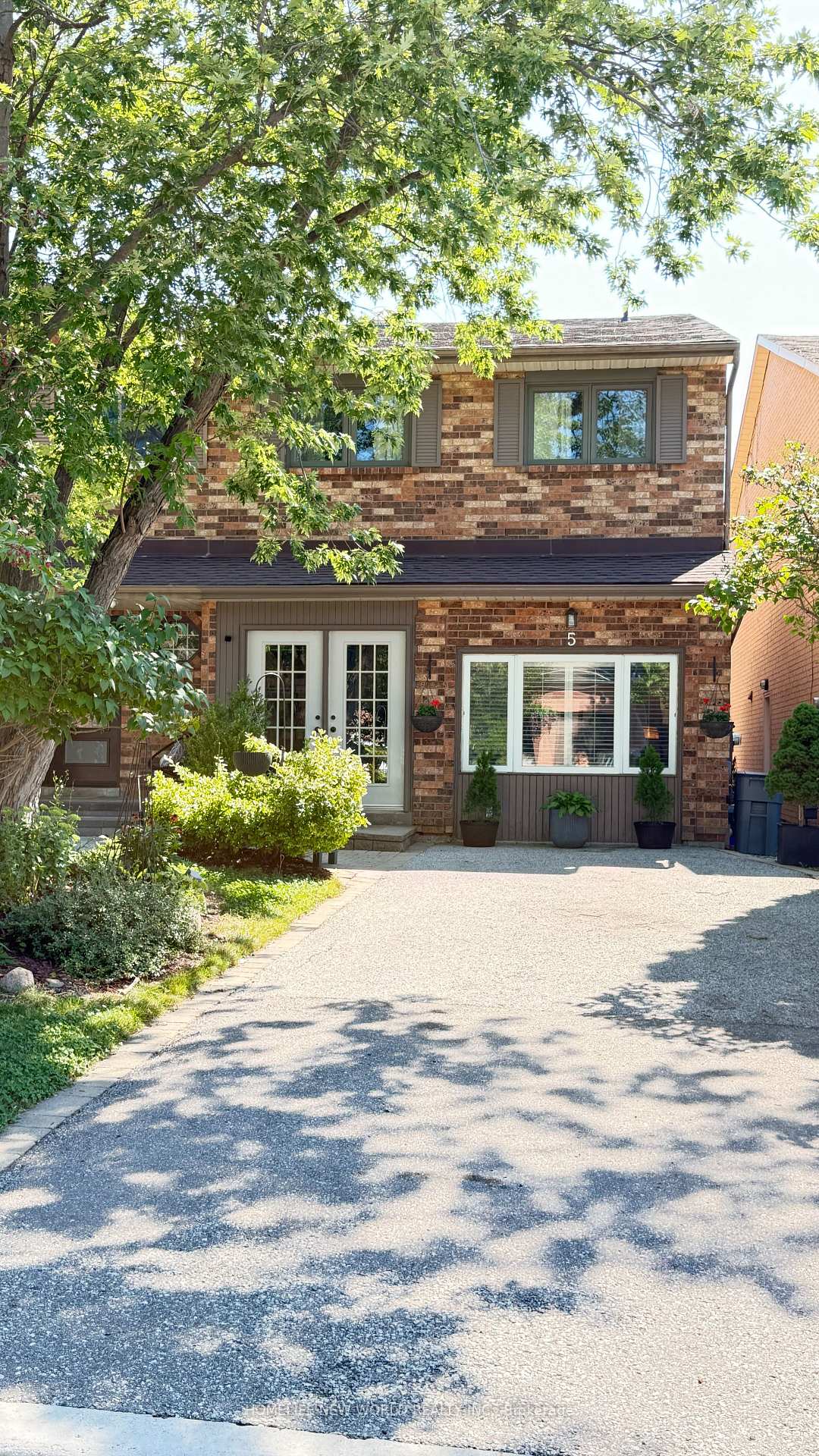 Photo 2 of 5 Doral Gate, Markham, Royal Orchard — HOMEH