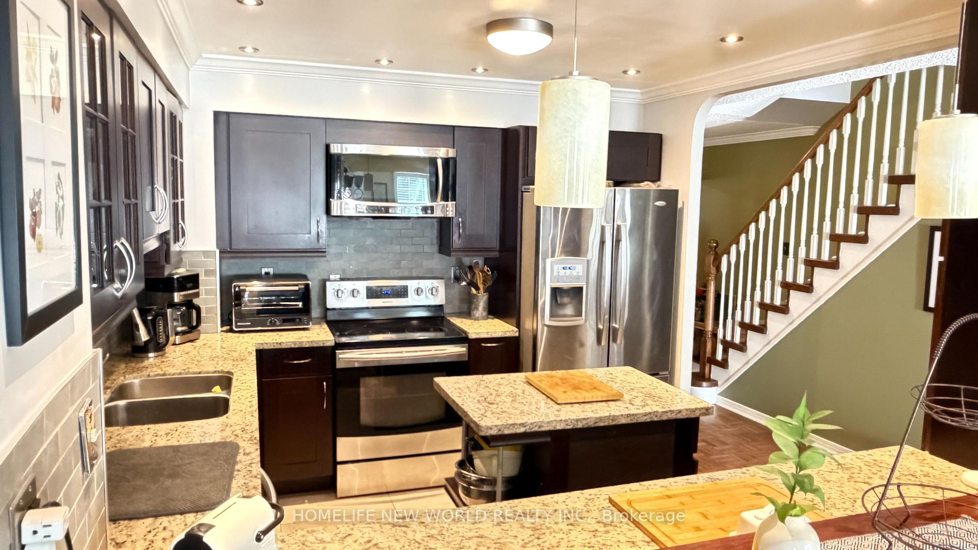 Photo 7 of 5 Doral Gate, Markham, Royal Orchard — HOMEH