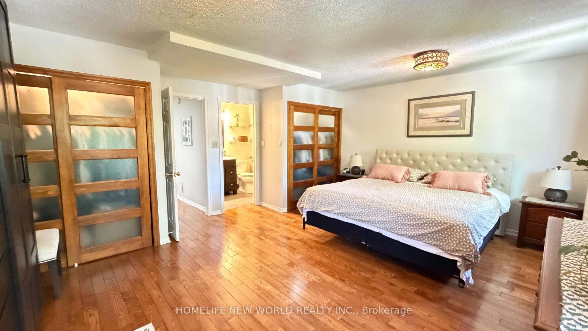 Photo 13 of 5 Doral Gate, Markham, Royal Orchard — HOMEH