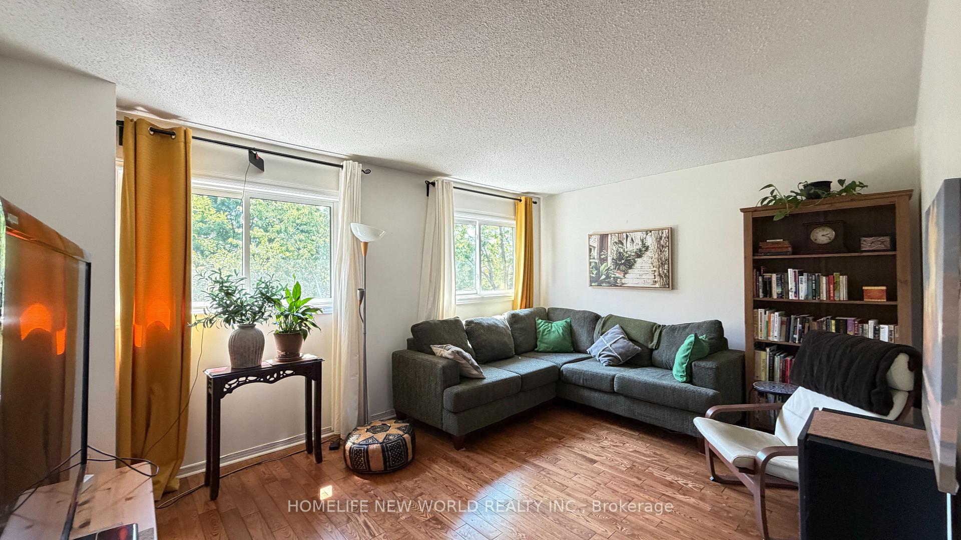 Photo 16 of 5 Doral Gate, Markham, Royal Orchard — HOMEH