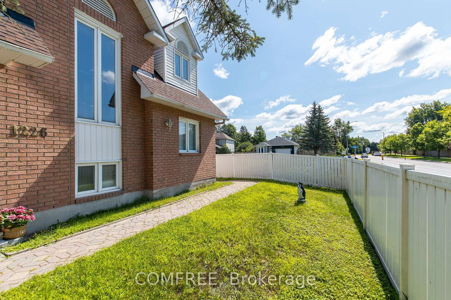 Photo 17 of 1226 Matheson Road, Ottawa, Carson Grove — HOMEH