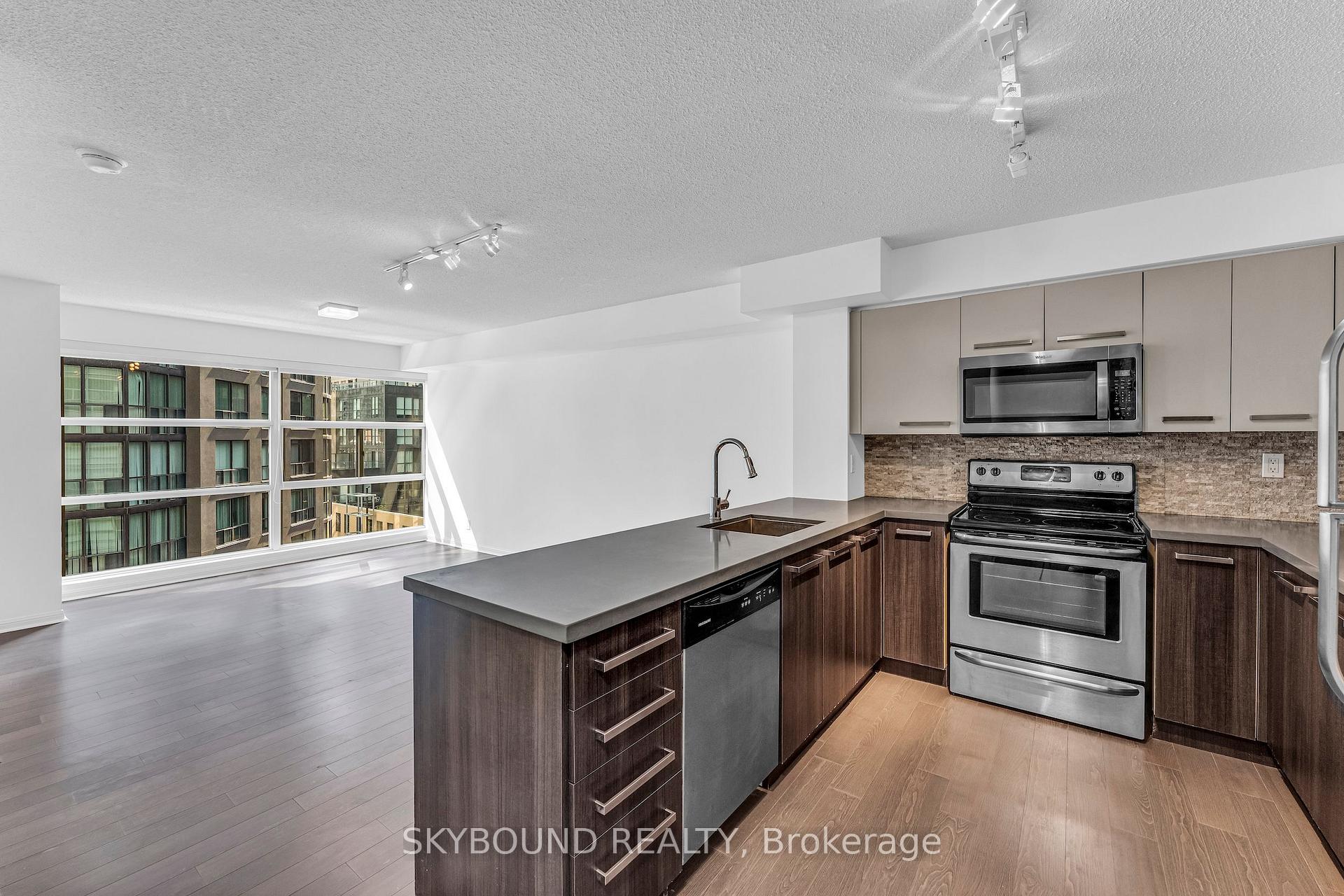 Photo 6 of Unit 505, 11 St Joseph Street, Toronto, Bay Street Corridor — HOMEH