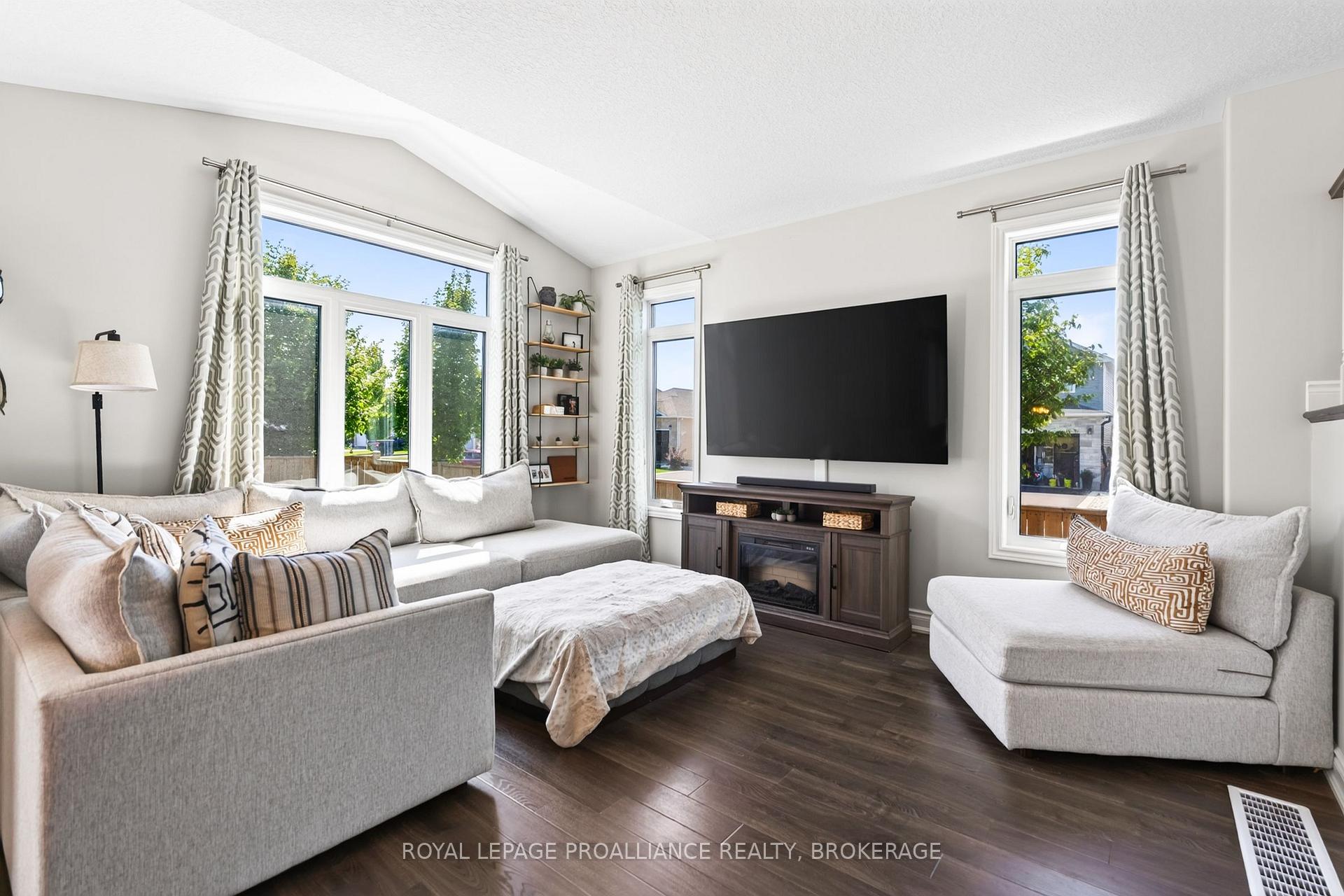 Photo 14 of 1526 Albany Drive, Kingston, City Northwest — HOMEH