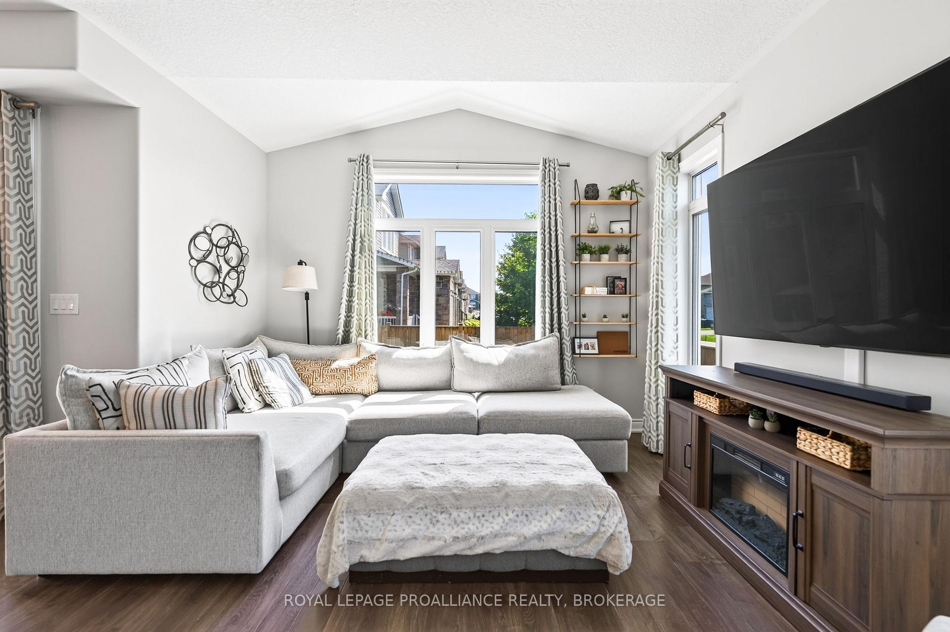 Photo 15 of 1526 Albany Drive, Kingston, City Northwest — HOMEH