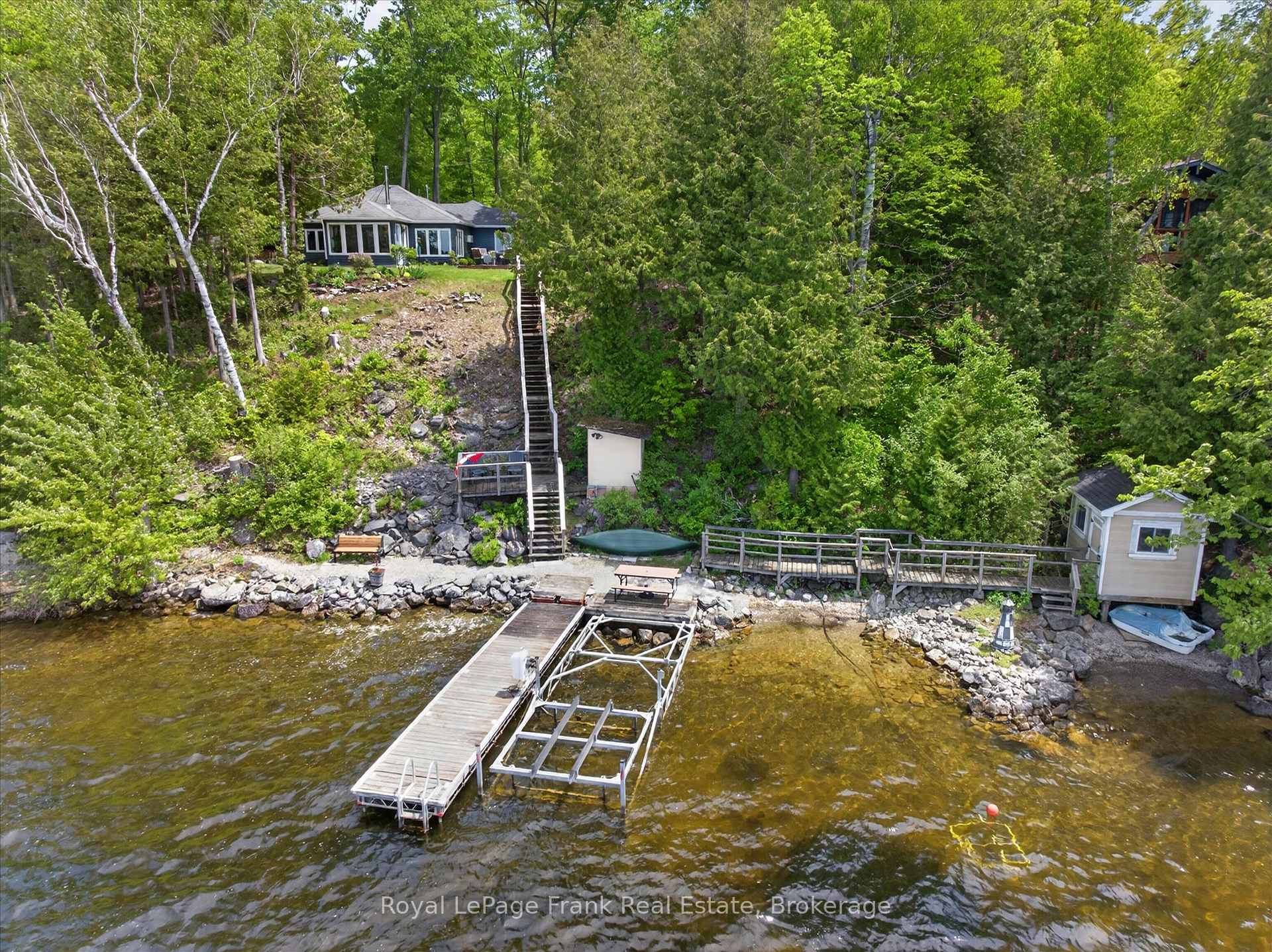 Photo 3 of 944 Birchcliff Drive, Douro-Dummer — HOMEH