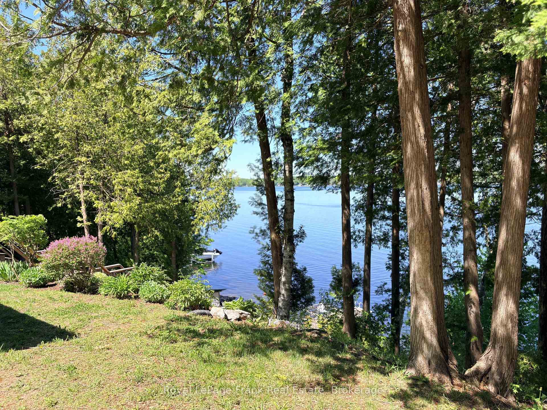 Photo 8 of 944 Birchcliff Drive, Douro-Dummer — HOMEH