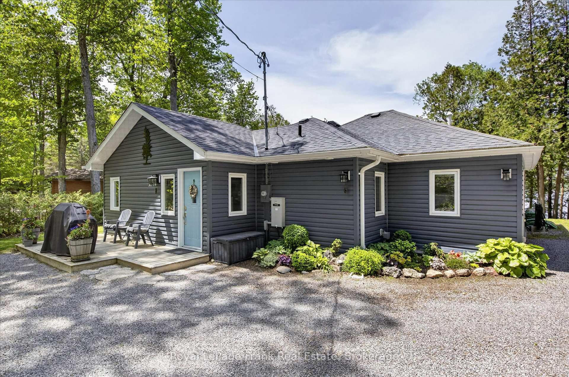 Photo 11 of 944 Birchcliff Drive, Douro-Dummer — HOMEH