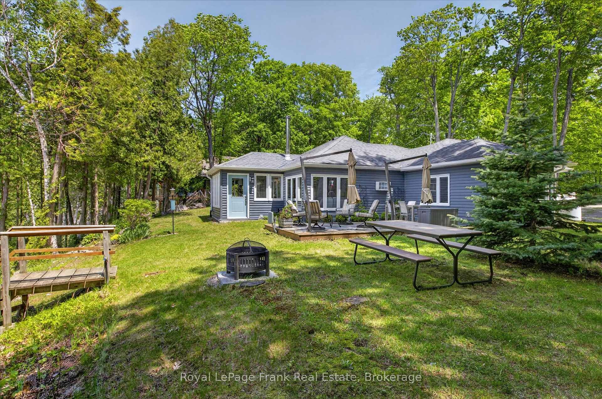 Photo 30 of 944 Birchcliff Drive, Douro-Dummer — HOMEH