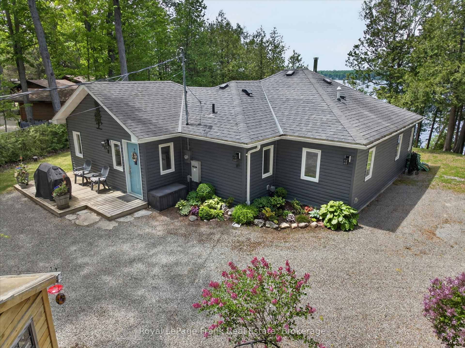 Photo 38 of 944 Birchcliff Drive, Douro-Dummer — HOMEH