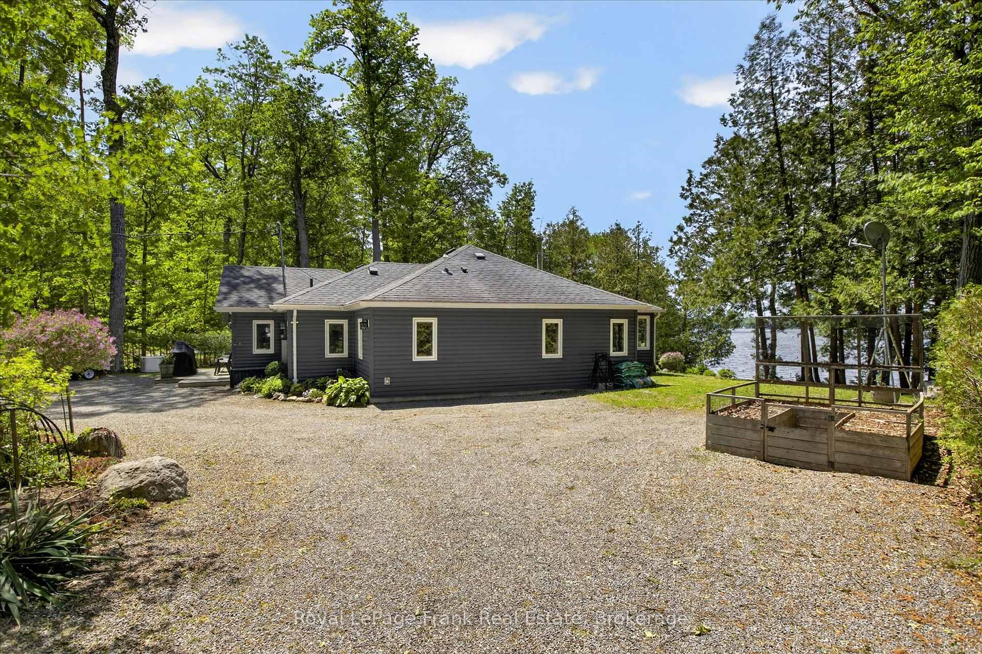 Photo 44 of 944 Birchcliff Drive, Douro-Dummer — HOMEH