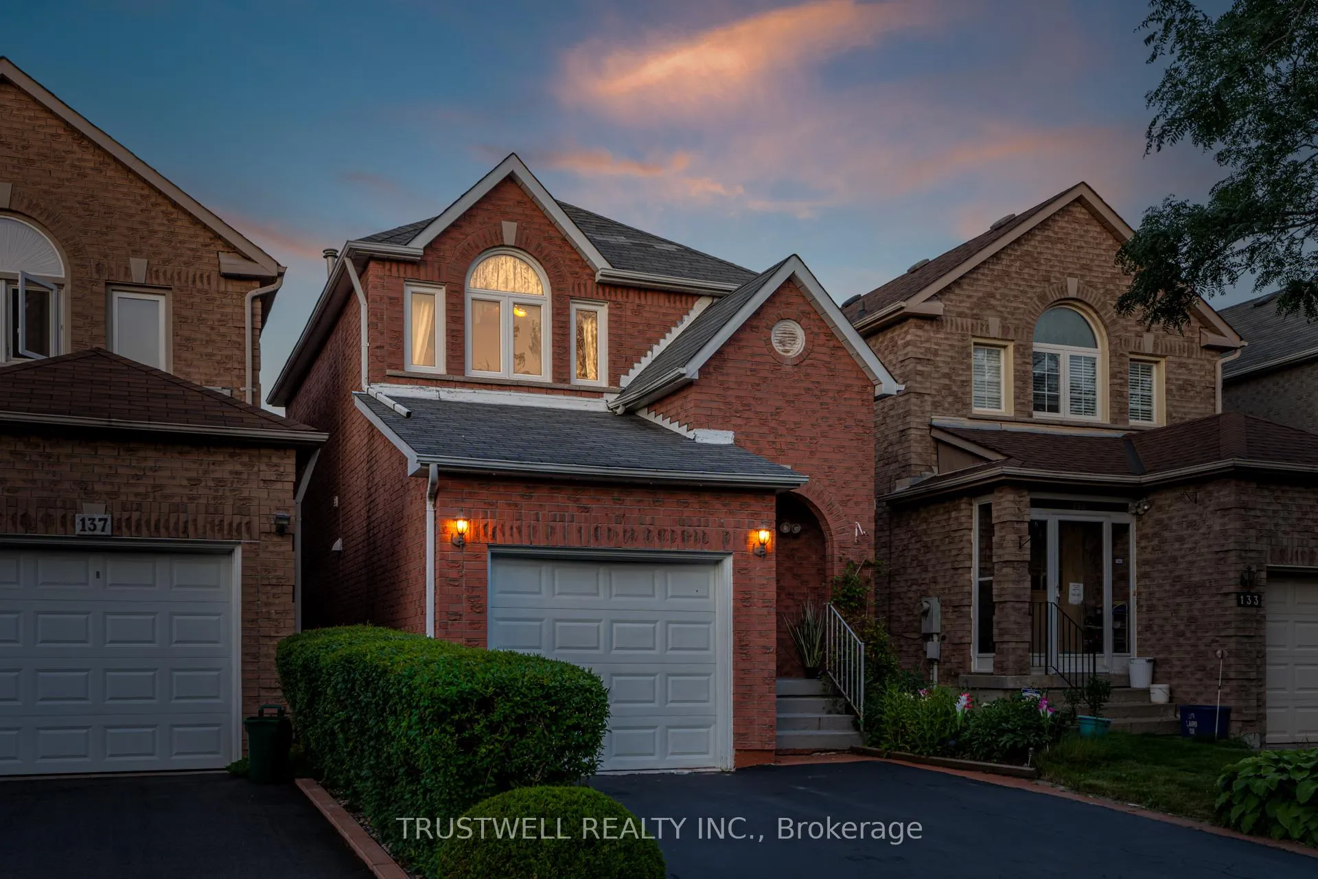 Photo 1 of 135 Laird Drive, Markham, Middlefield — HOMEH