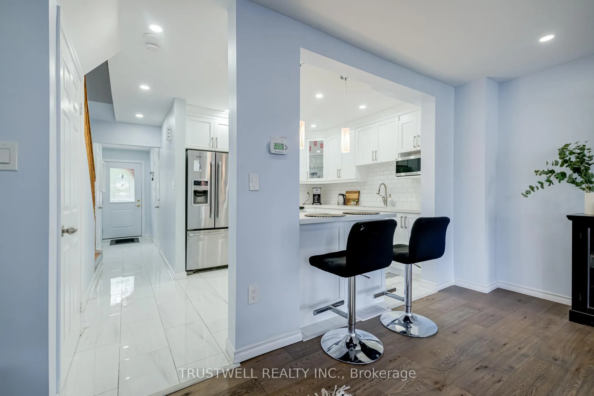 Photo 8 of 135 Laird Drive, Markham, Middlefield — HOMEH