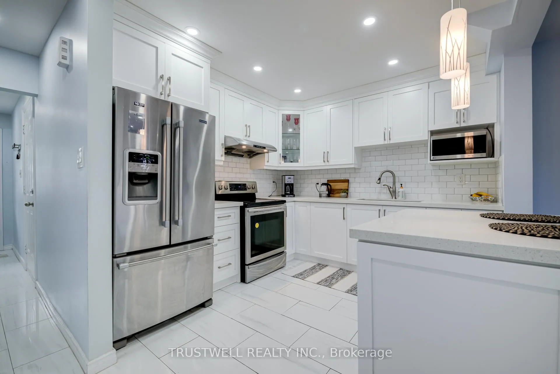 Photo 10 of 135 Laird Drive, Markham, Middlefield — HOMEH