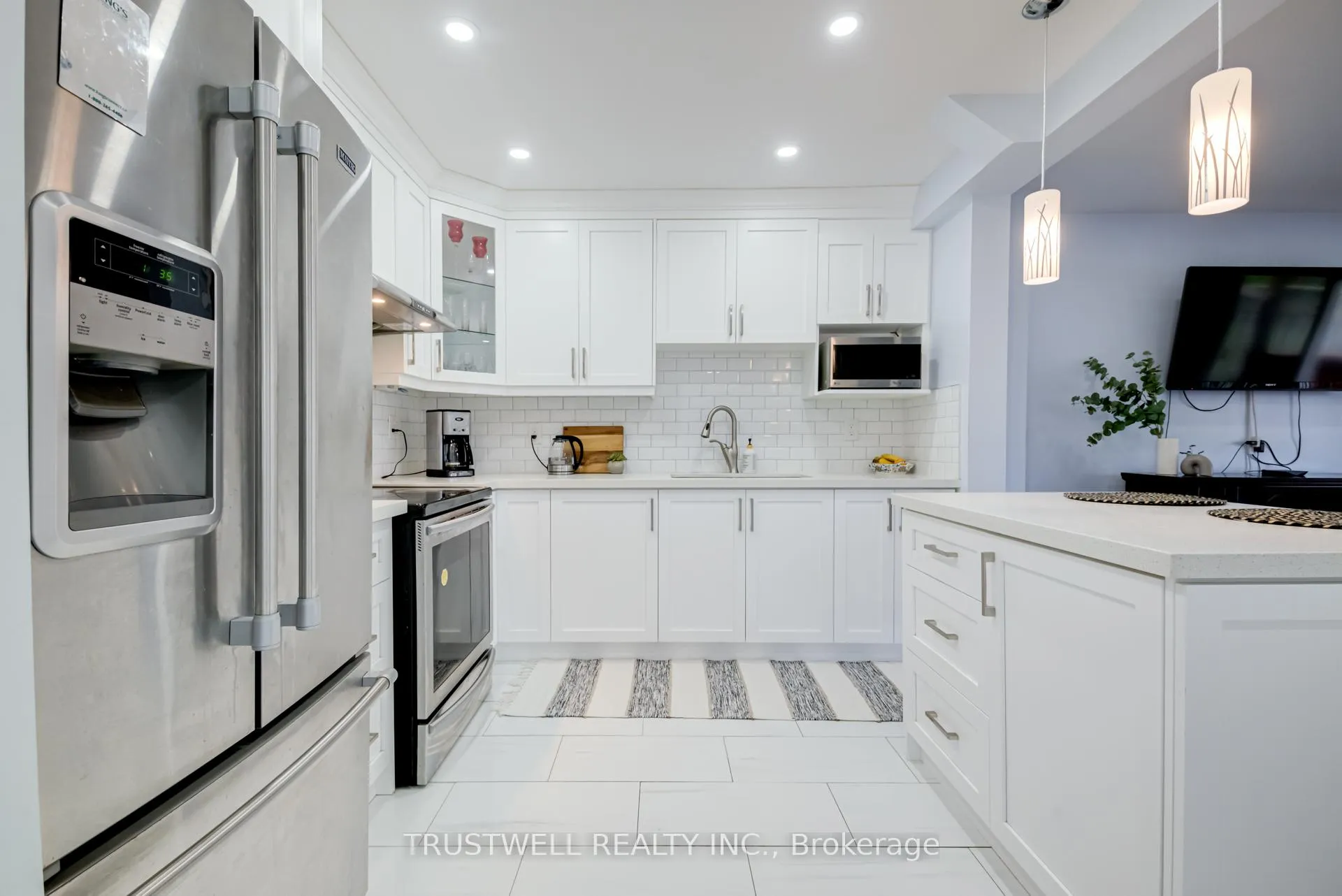 Photo 12 of 135 Laird Drive, Markham, Middlefield — HOMEH