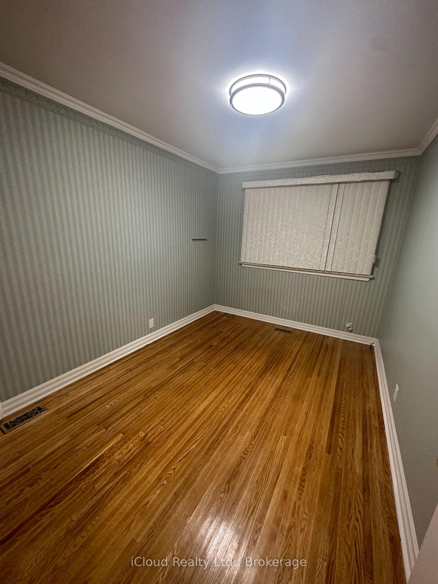 Photo 4 of Unit Main, 17 Sora Drive, Mississauga, Streetsville — HOMEH