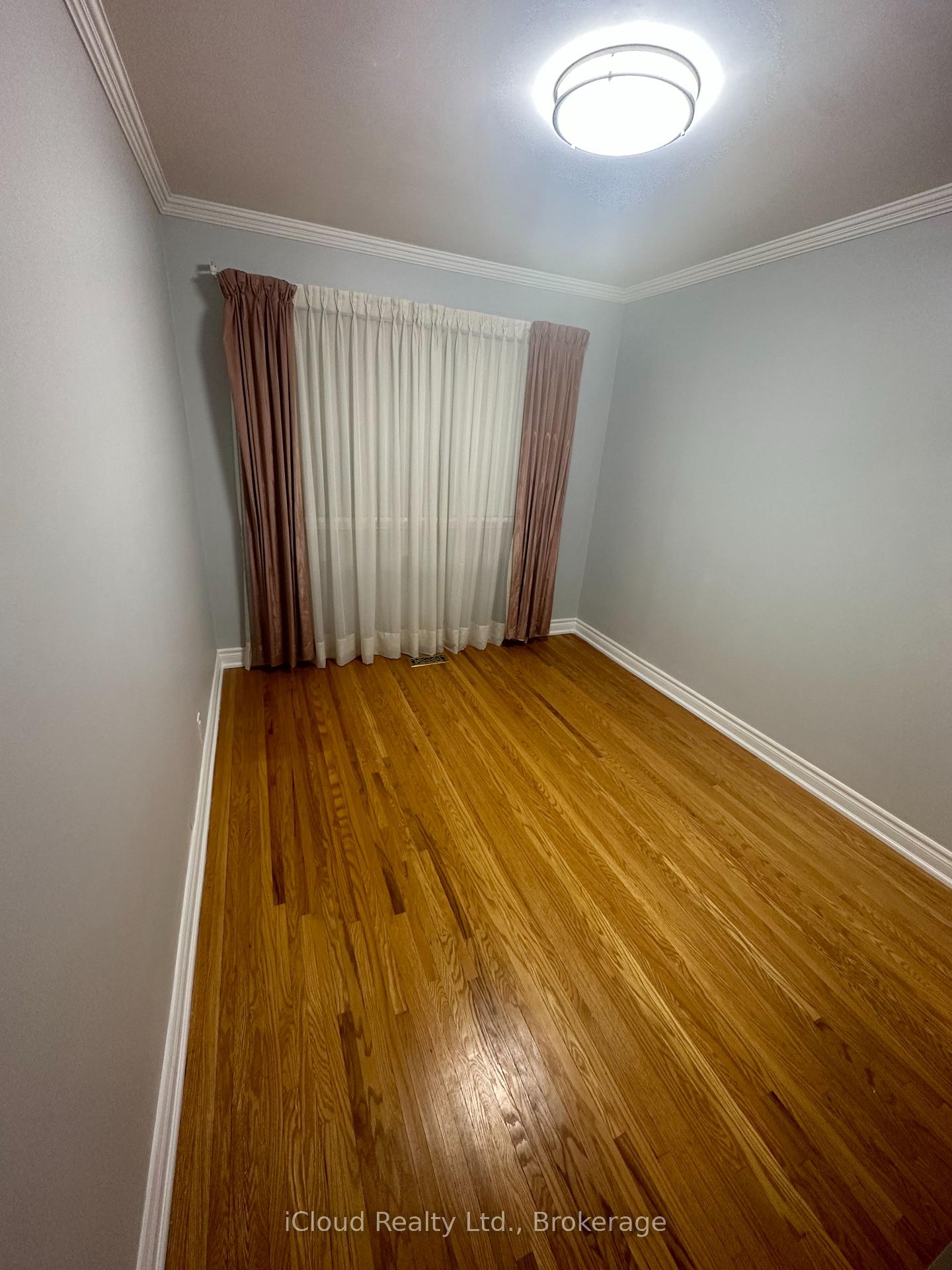 Photo 5 of Unit Main, 17 Sora Drive, Mississauga, Streetsville — HOMEH
