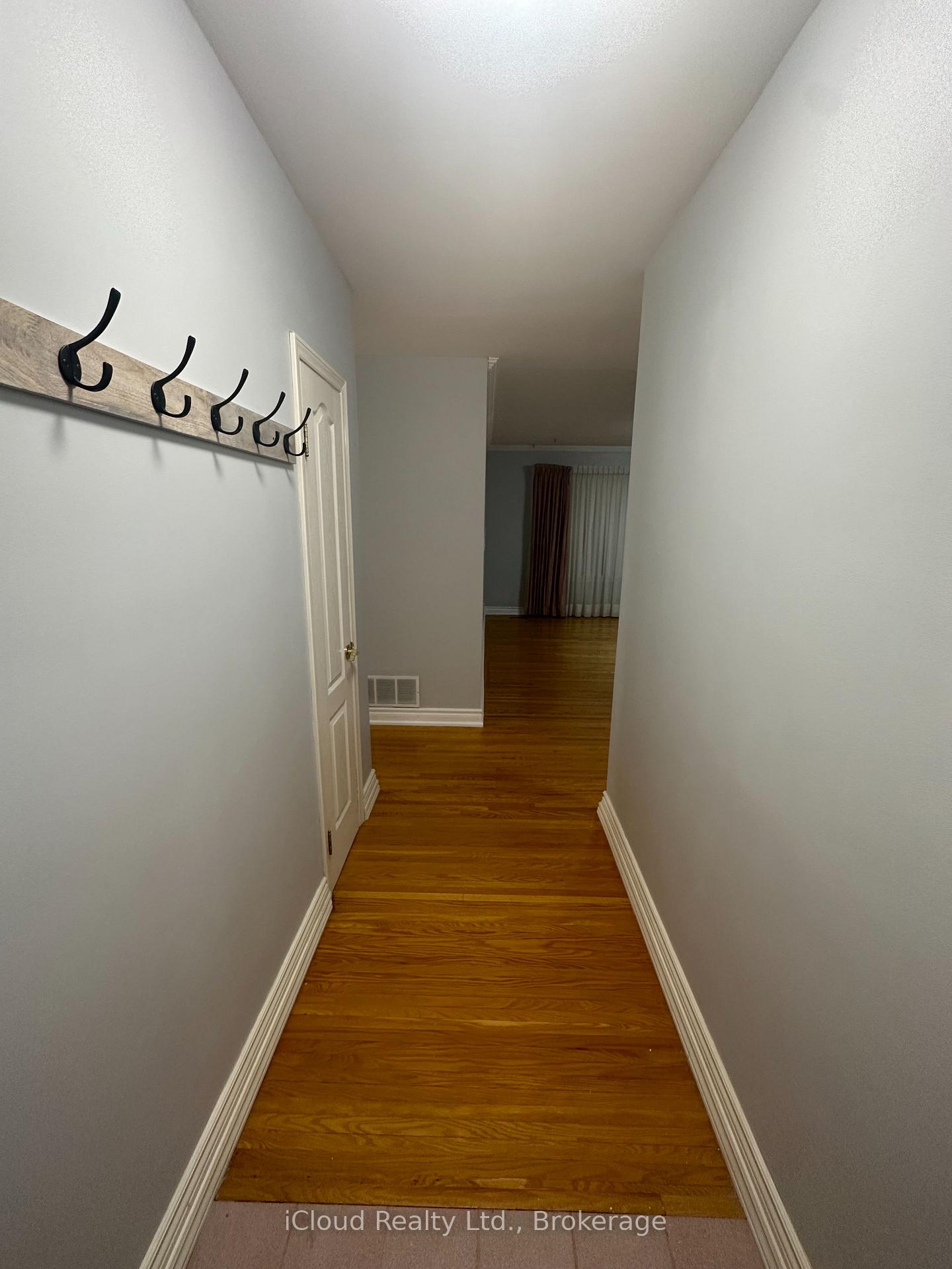 Photo 8 of Unit Main, 17 Sora Drive, Mississauga, Streetsville — HOMEH