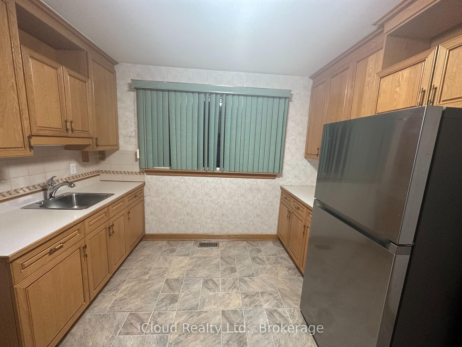 Photo 9 of Unit Main, 17 Sora Drive, Mississauga, Streetsville — HOMEH