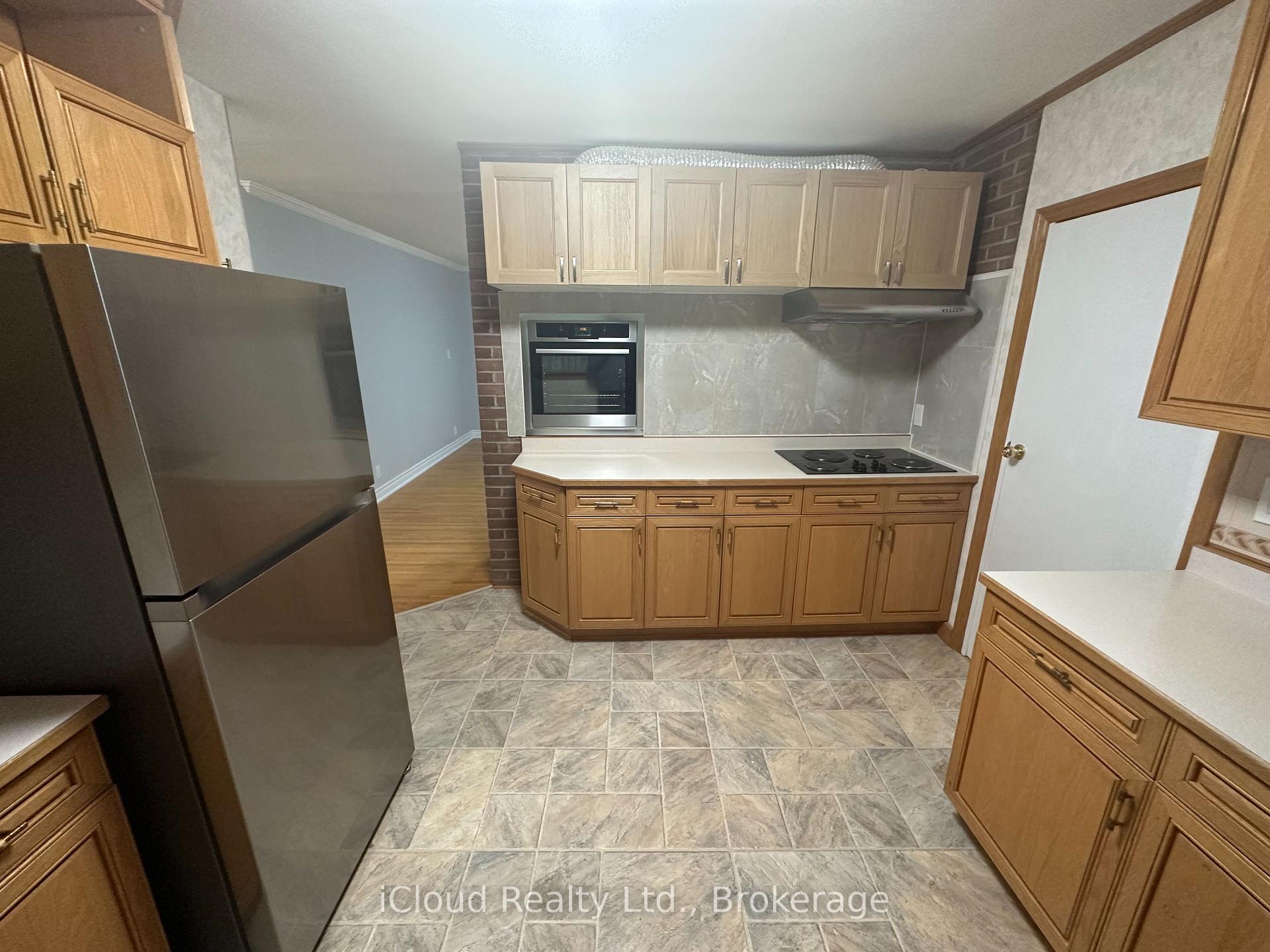 Photo 12 of Unit Main, 17 Sora Drive, Mississauga, Streetsville — HOMEH