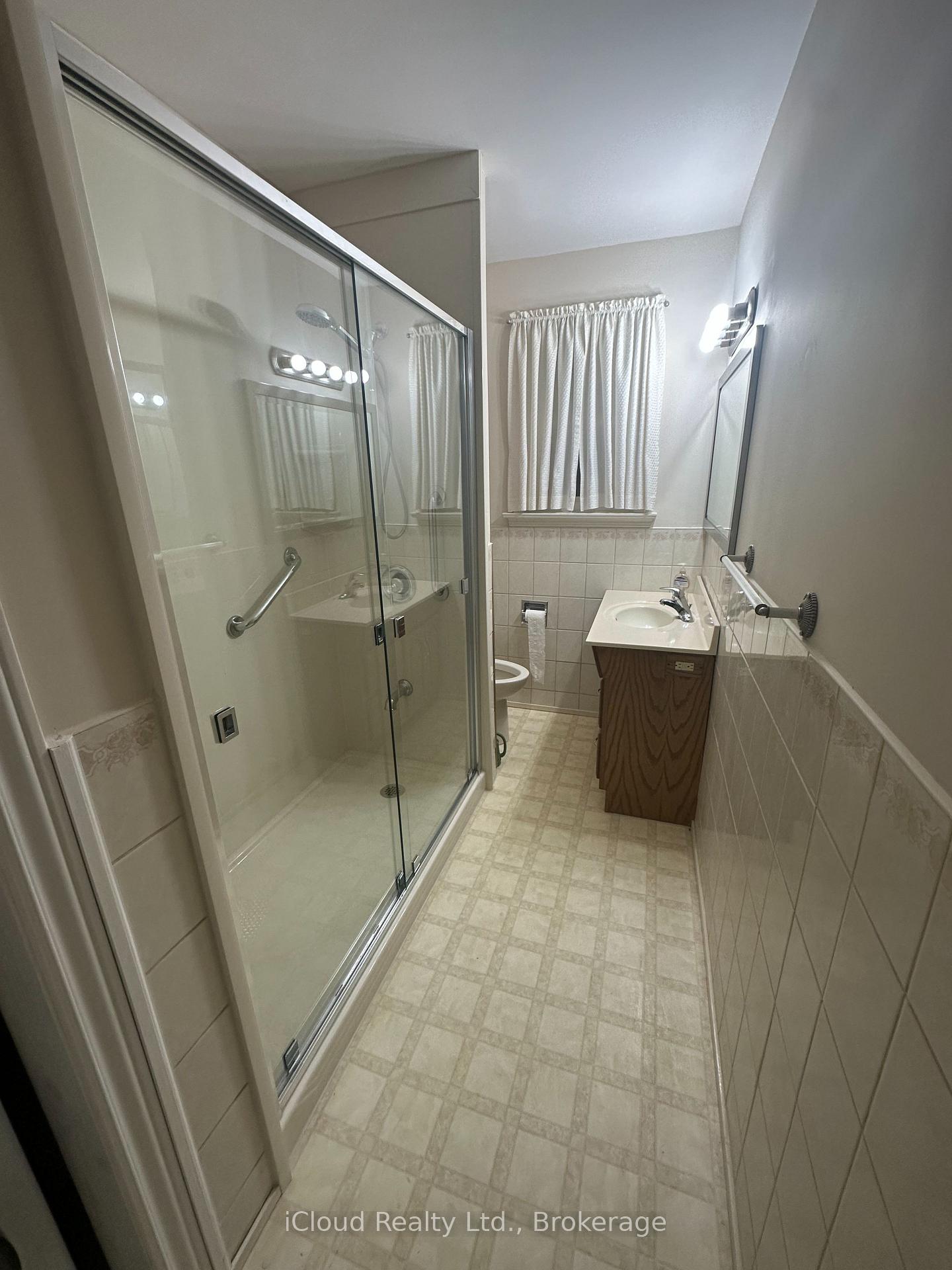 Photo 19 of Unit Main, 17 Sora Drive, Mississauga, Streetsville — HOMEH