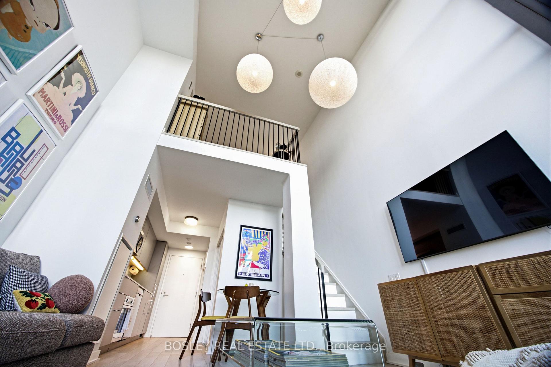 Photo 2 of Unit 302, 5 Hanna Avenue, Toronto, Niagara — HOMEH