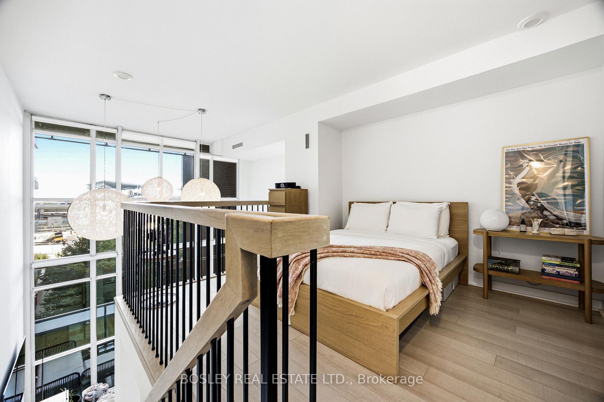 Photo 4 of Unit 302, 5 Hanna Avenue, Toronto, Niagara — HOMEH