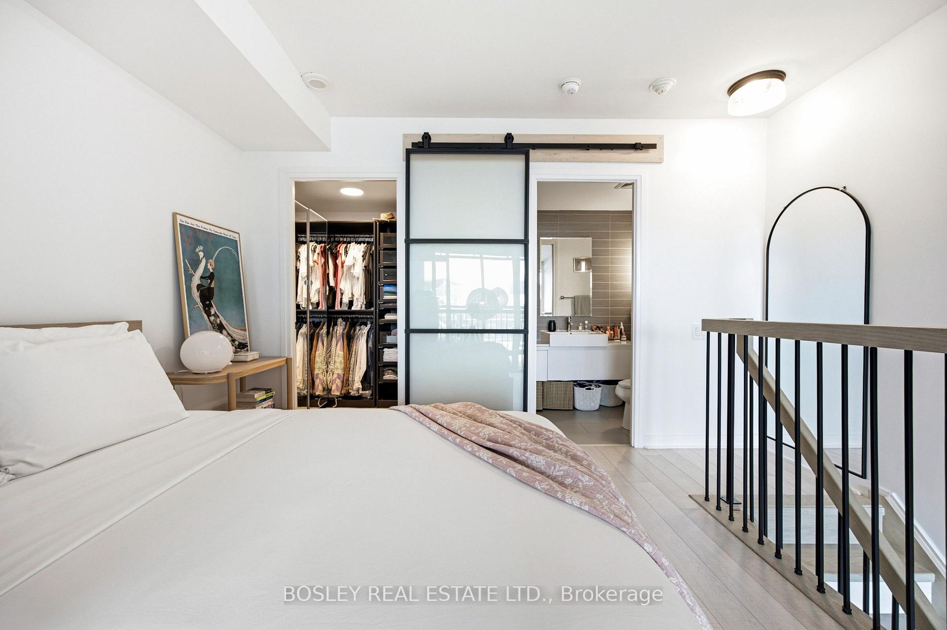 Photo 6 of Unit 302, 5 Hanna Avenue, Toronto, Niagara — HOMEH