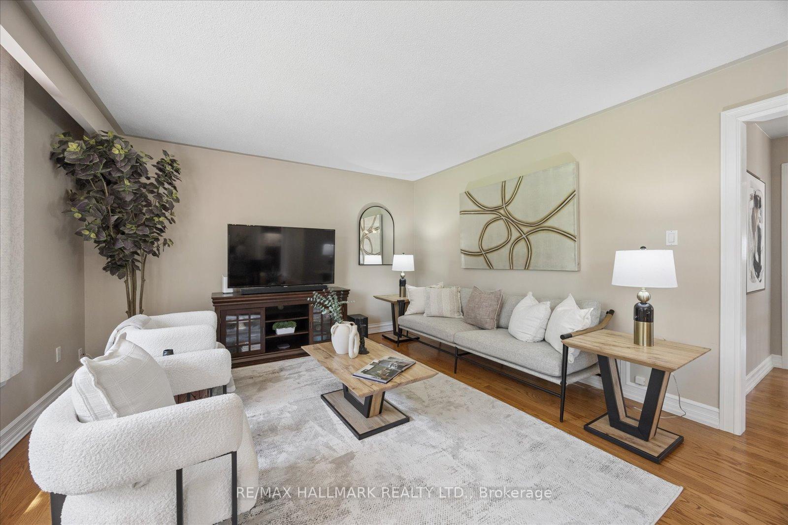 Photo 7 of 73 Fulbert Crescent, Scarborough, Agincourt South-Malvern West — HOMEH