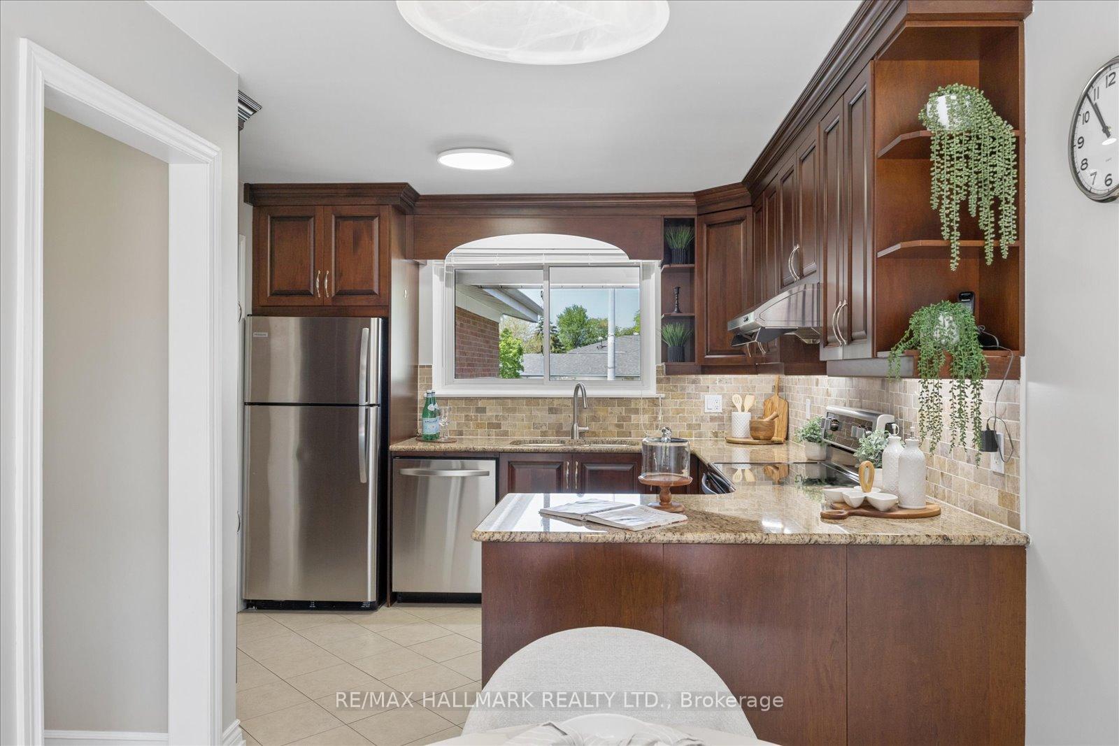 Photo 12 of 73 Fulbert Crescent, Scarborough, Agincourt South-Malvern West — HOMEH