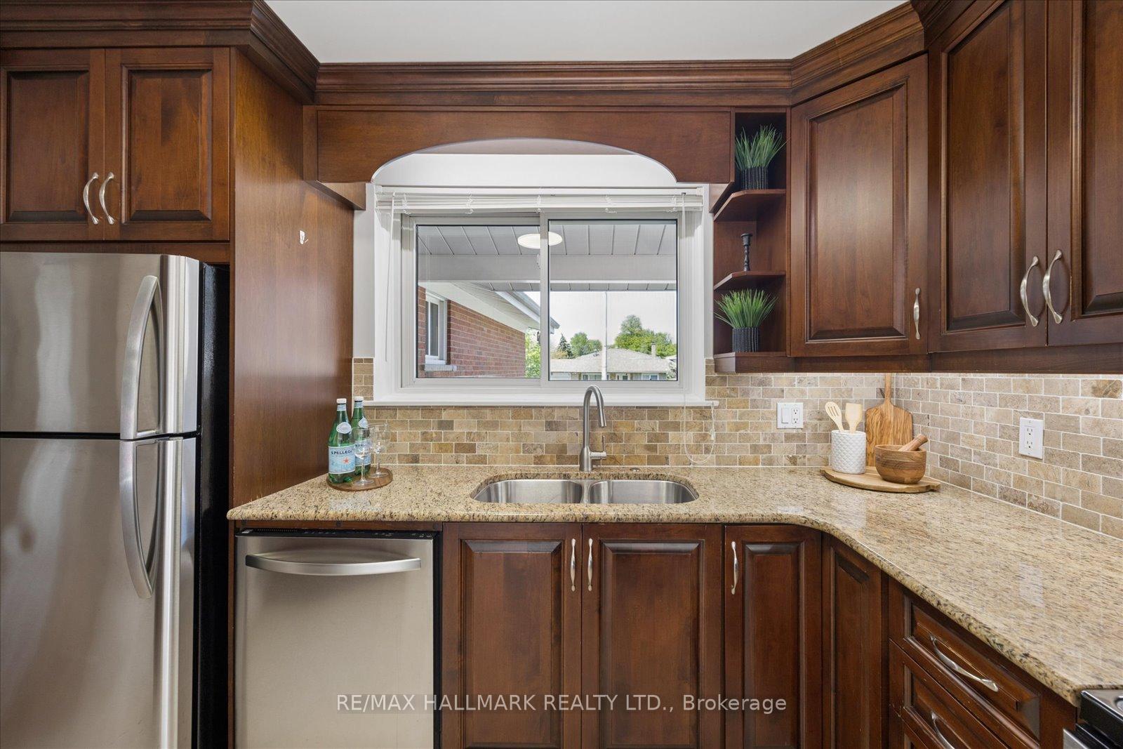 Photo 15 of 73 Fulbert Crescent, Scarborough, Agincourt South-Malvern West — HOMEH