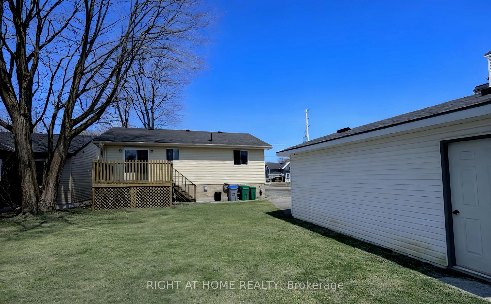 Photo 4 of 113 Anglesea Street, Goderich, Goderich (Town) — HOMEH
