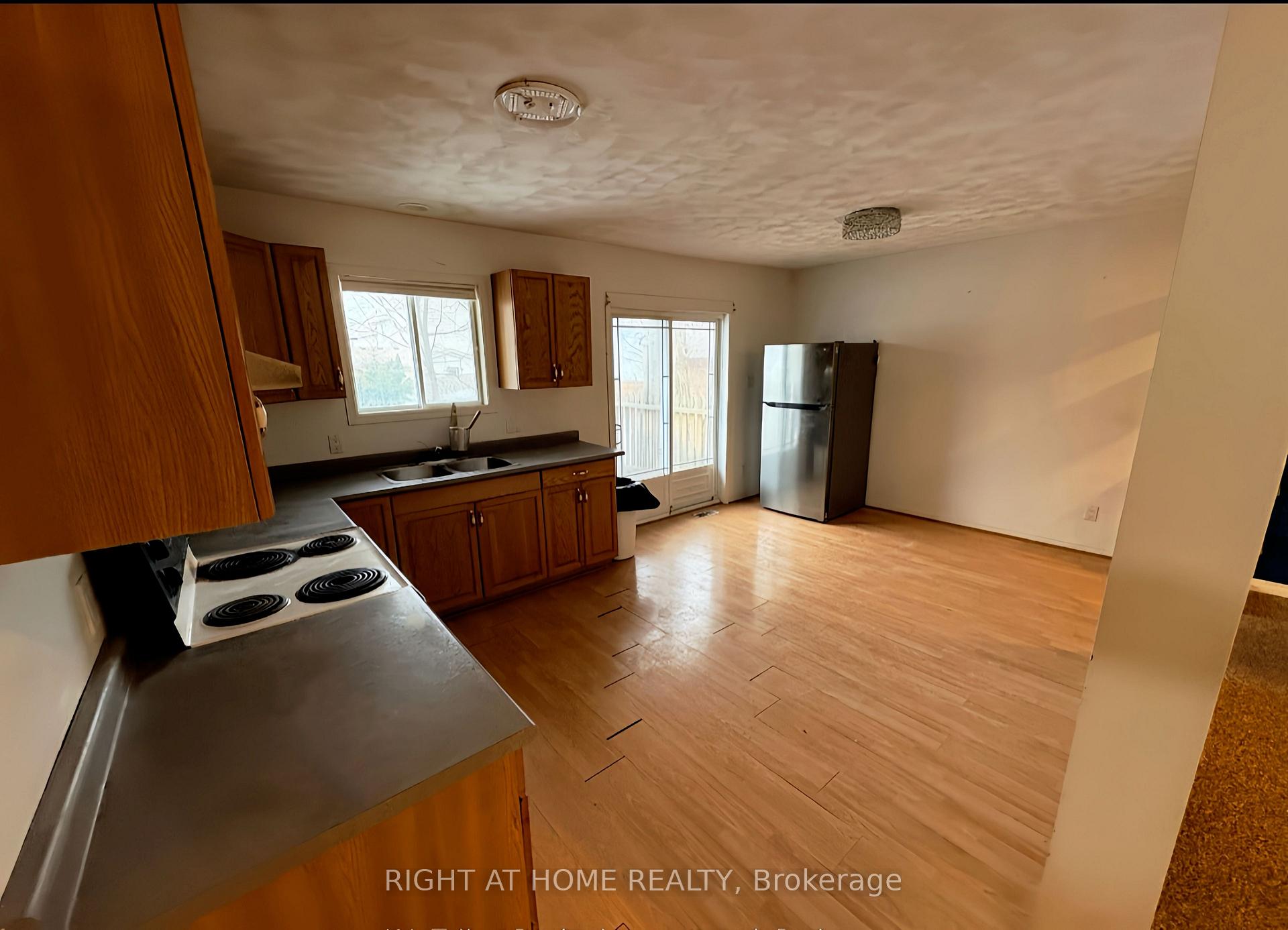 Photo 6 of 113 Anglesea Street, Goderich, Goderich (Town) — HOMEH