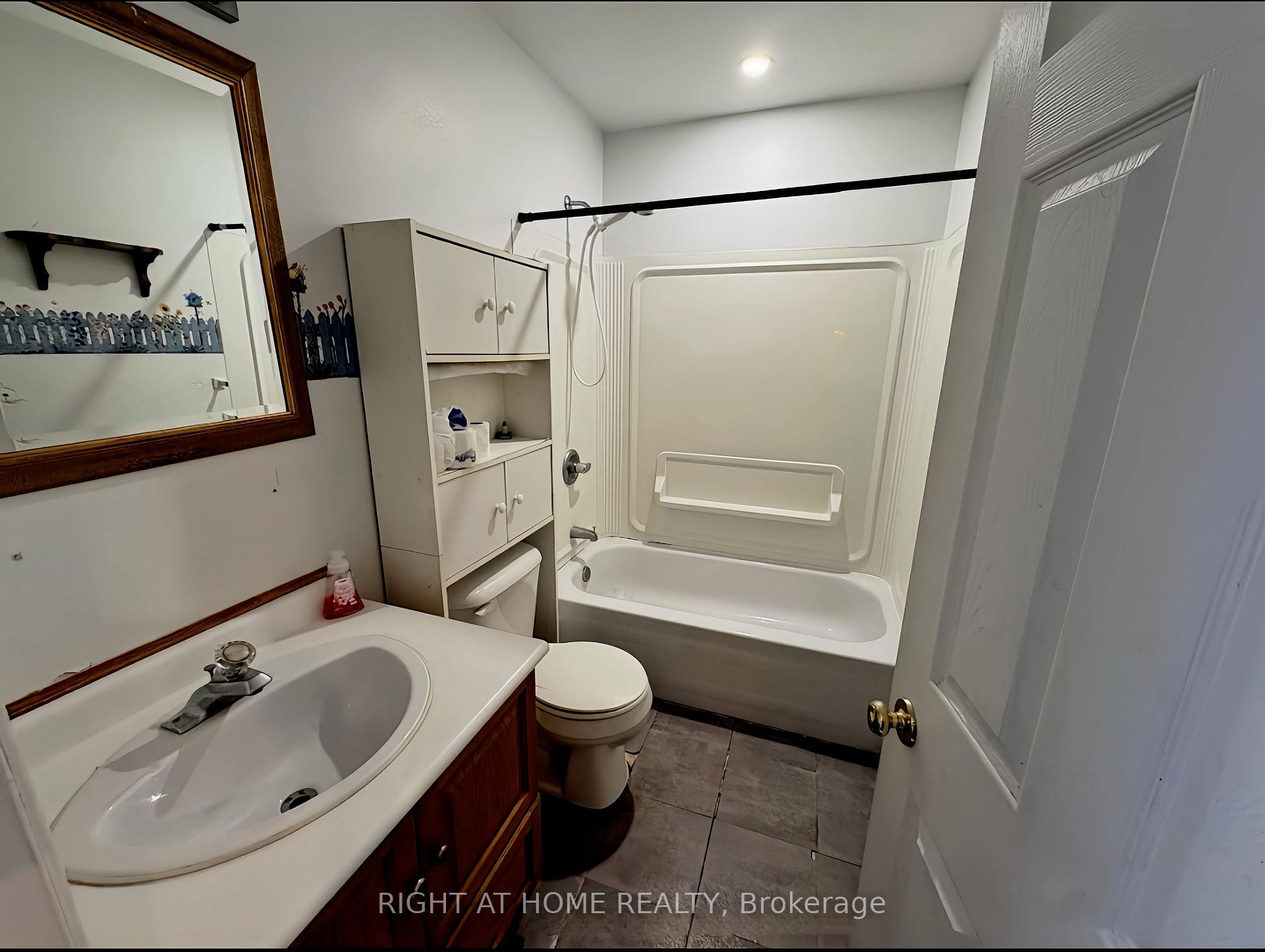 Photo 9 of 113 Anglesea Street, Goderich, Goderich (Town) — HOMEH