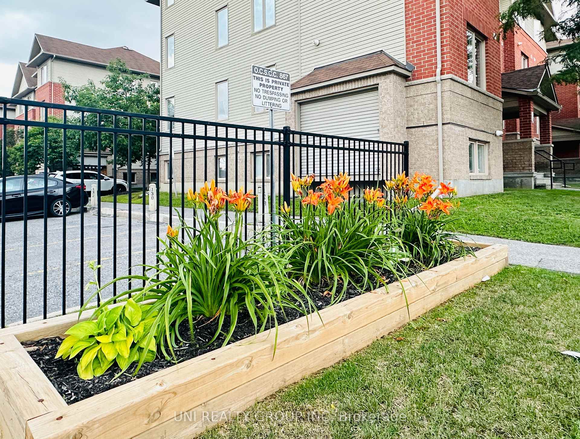 Photo 3 of Unit 6, 38 Barnstone Drive, Ottawa, Barrhaven East — HOMEH