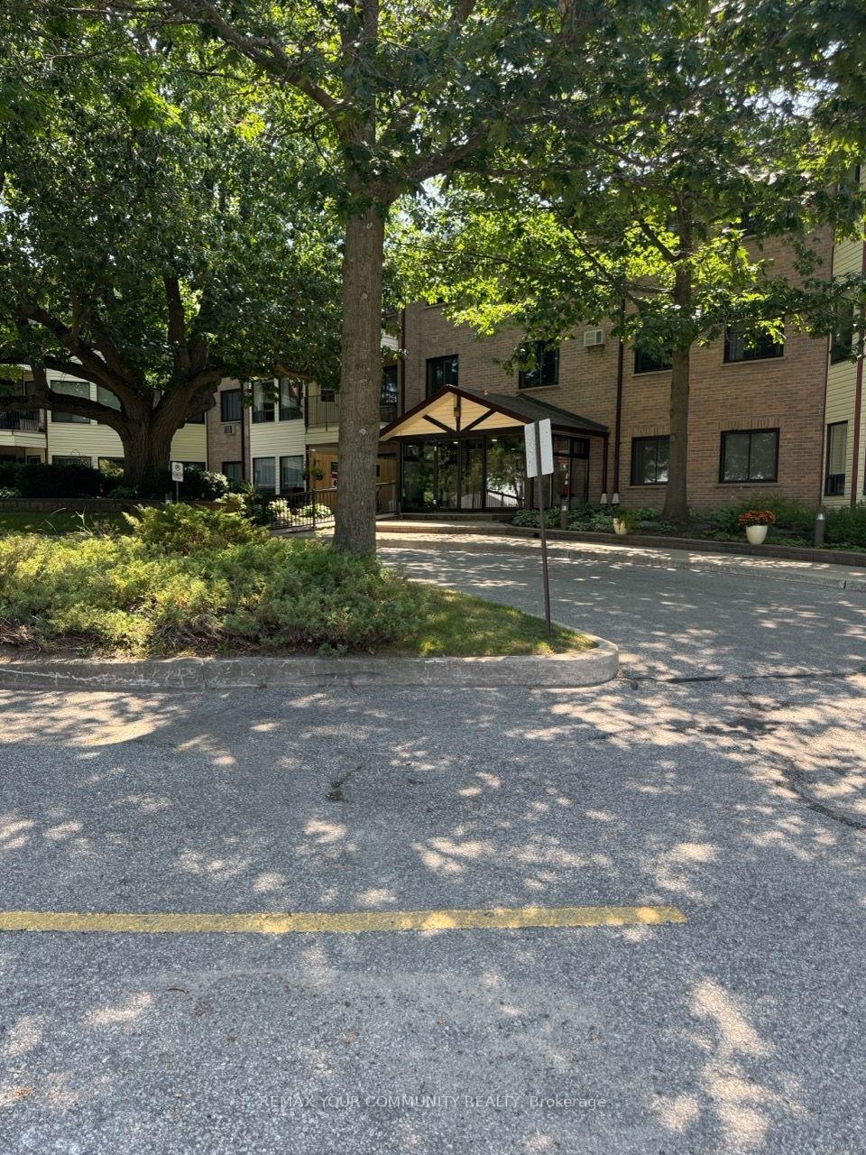 Photo 4 of Unit 104, 111 Grew Boulevard, Georgina, Sutton & Jackson's Point — HOMEH
