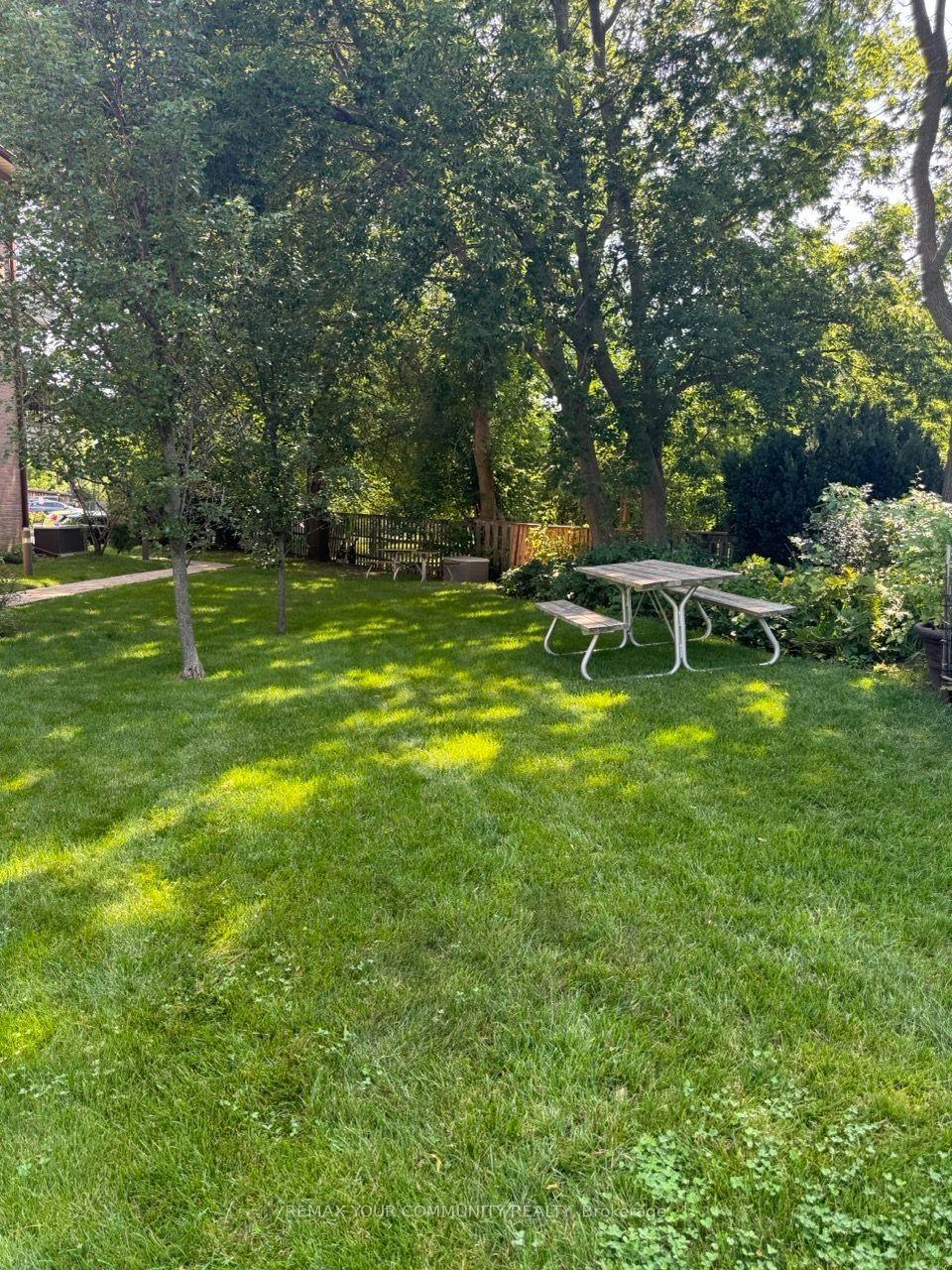 Photo 5 of Unit 104, 111 Grew Boulevard, Georgina, Sutton & Jackson's Point — HOMEH