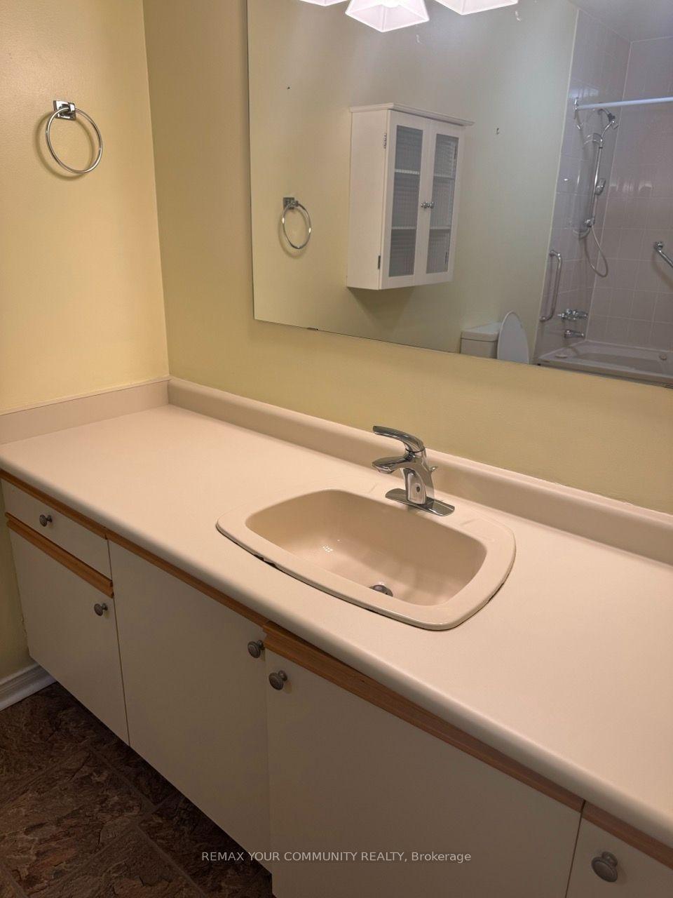 Photo 25 of Unit 104, 111 Grew Boulevard, Georgina, Sutton & Jackson's Point — HOMEH