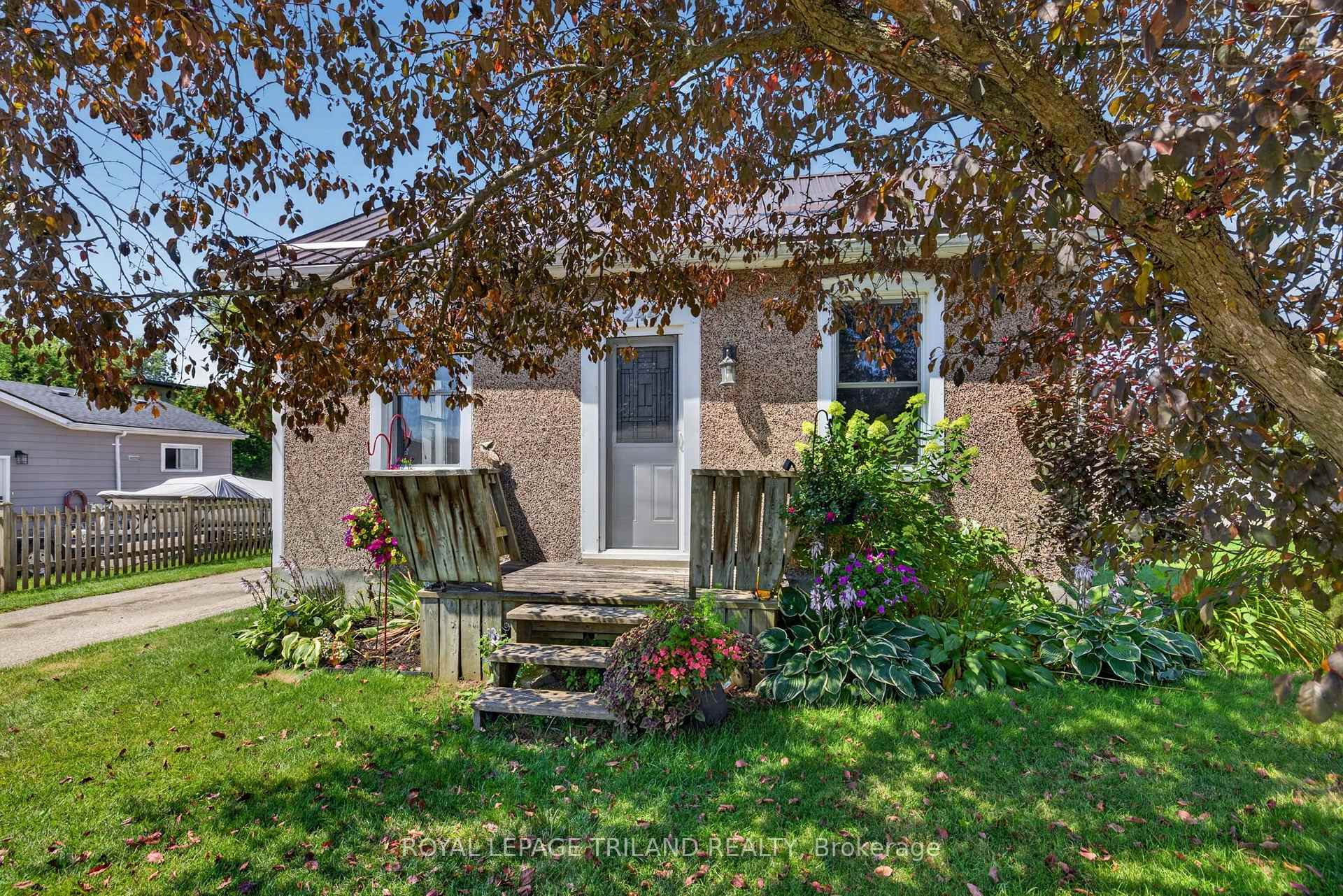 Photo 3 of 244 West Street, Central Elgin, Belmont — HOMEH