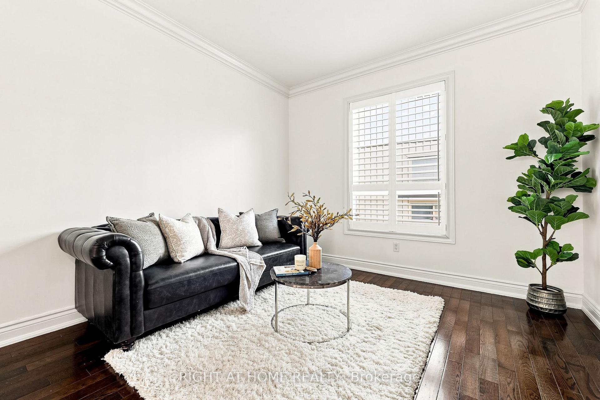 Photo 7 of 179 Cachet Boulevard, Whitby, Brooklin — HOMEH