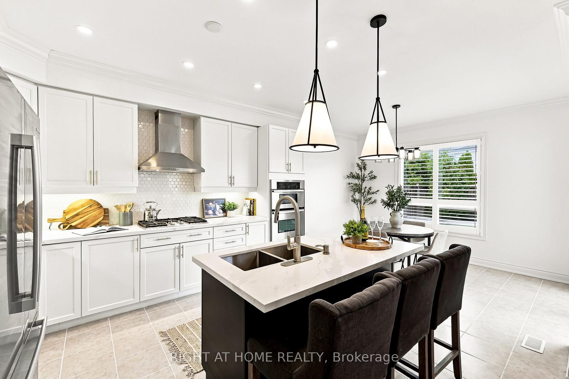 Photo 11 of 179 Cachet Boulevard, Whitby, Brooklin — HOMEH