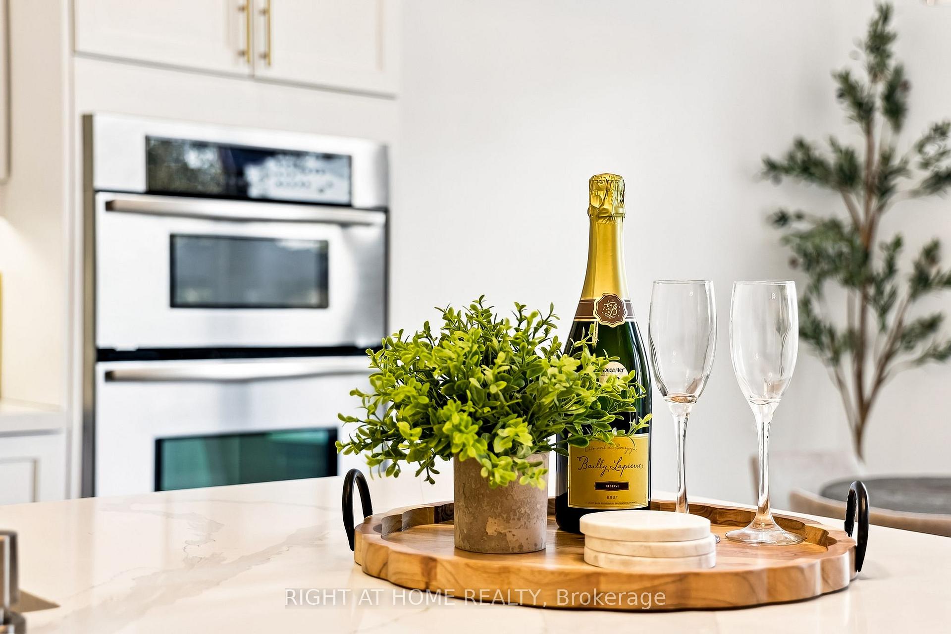 Photo 12 of 179 Cachet Boulevard, Whitby, Brooklin — HOMEH