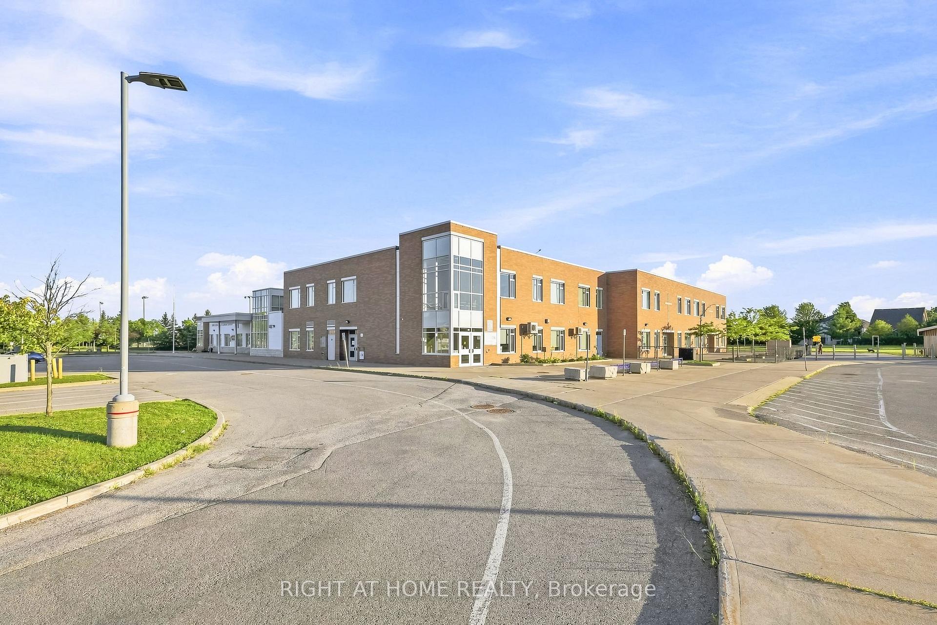 Photo 46 of 179 Cachet Boulevard, Whitby, Brooklin — HOMEH