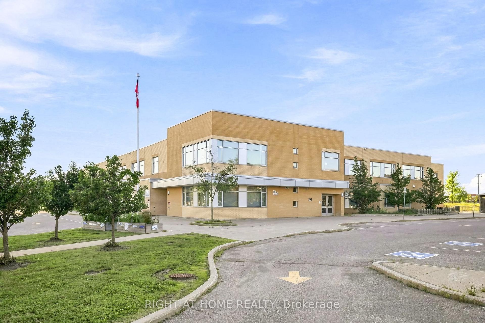 Photo 47 of 179 Cachet Boulevard, Whitby, Brooklin — HOMEH