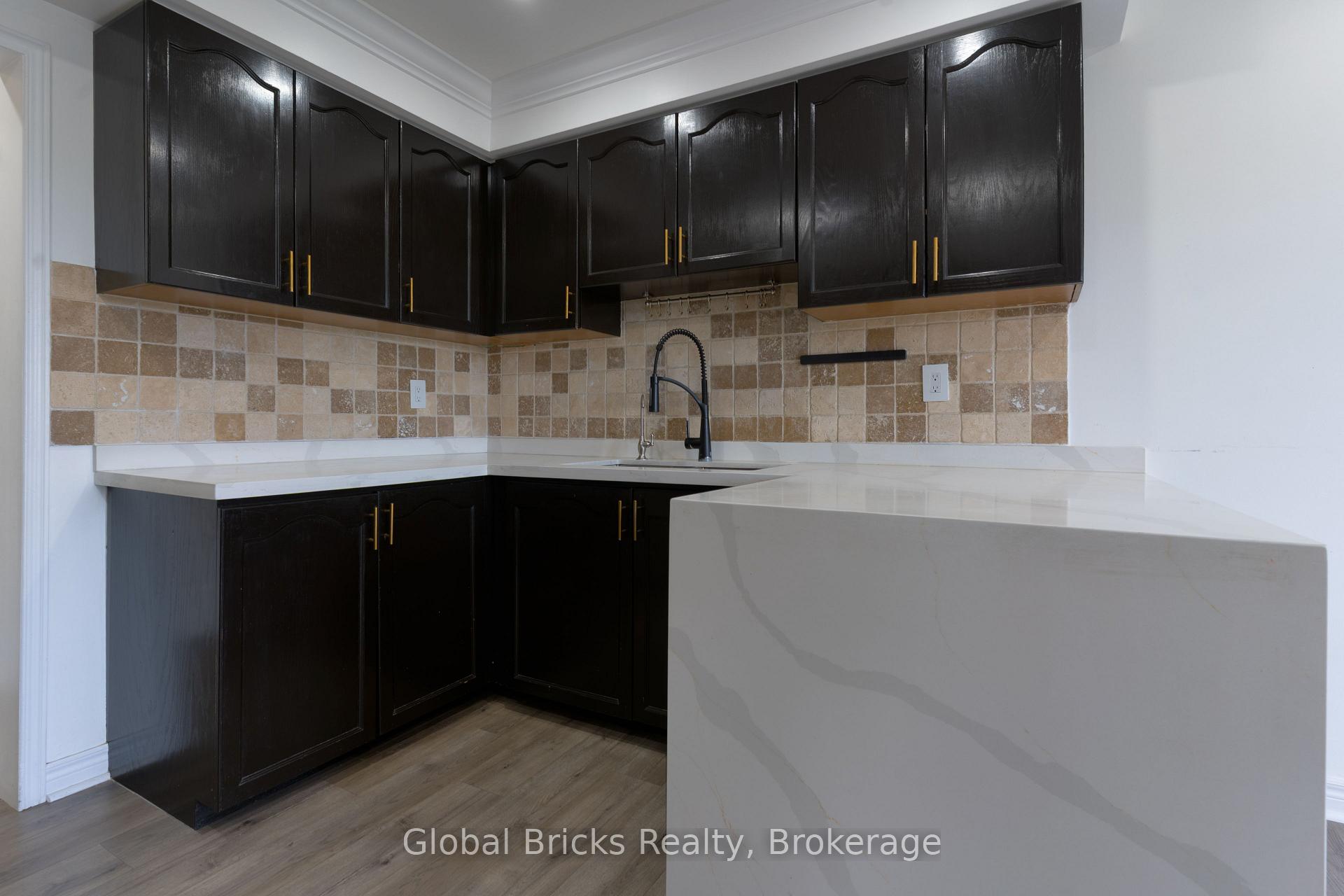 Photo 9 of 85 Millstone Drive, Brampton, Fletcher's Creek South — HOMEH